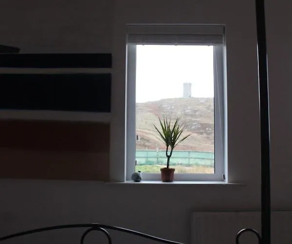 Solastobann Arthouse 1 En-suite Couette-café Malin Head